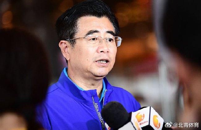 当晚，陈冲身穿黑色旗袍亮相，尽显东方女性韵味。