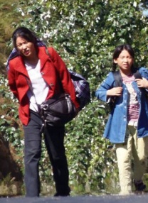 ” 郎平向武汉捐赠物资 亲笔写祝福“我们一起加油” 2020-03-02 近日，有身在武汉一线的医护人员通过微博晒出了中国女排主教练郎平向武汉灾区捐赠物资的照片。