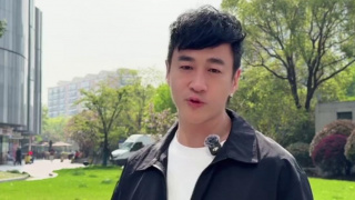 蕾雅·赛杜加盟《库尔斯克》 聚焦俄核潜艇沉没 2017-02-08 罗伯特·罗达特编剧的《拯救大兵瑞恩》早已成为电影史上的超经典作品之一，而近日，罗伯特的新作《库尔斯克》被曝出有新的演员加盟——曾出演过“邦女郎”的蕾雅·赛杜。
